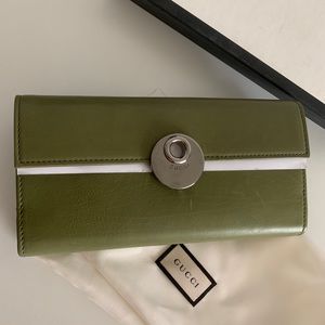 Gucci trifold wallet